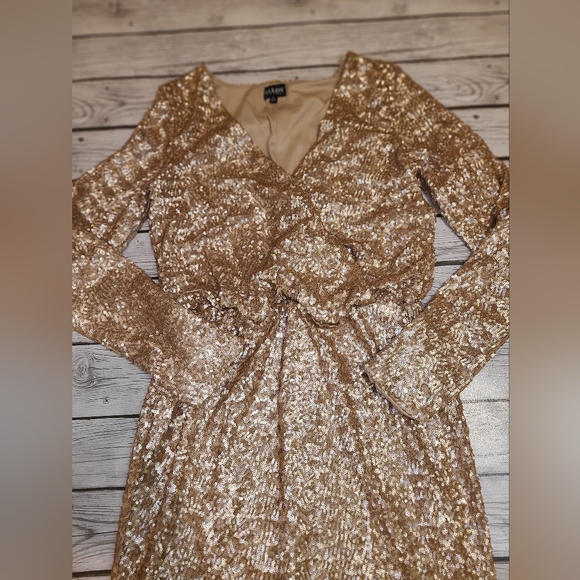 Alloy Apparel Plunge Gold "M" sequence dress. Mini - Picture 5 of 8